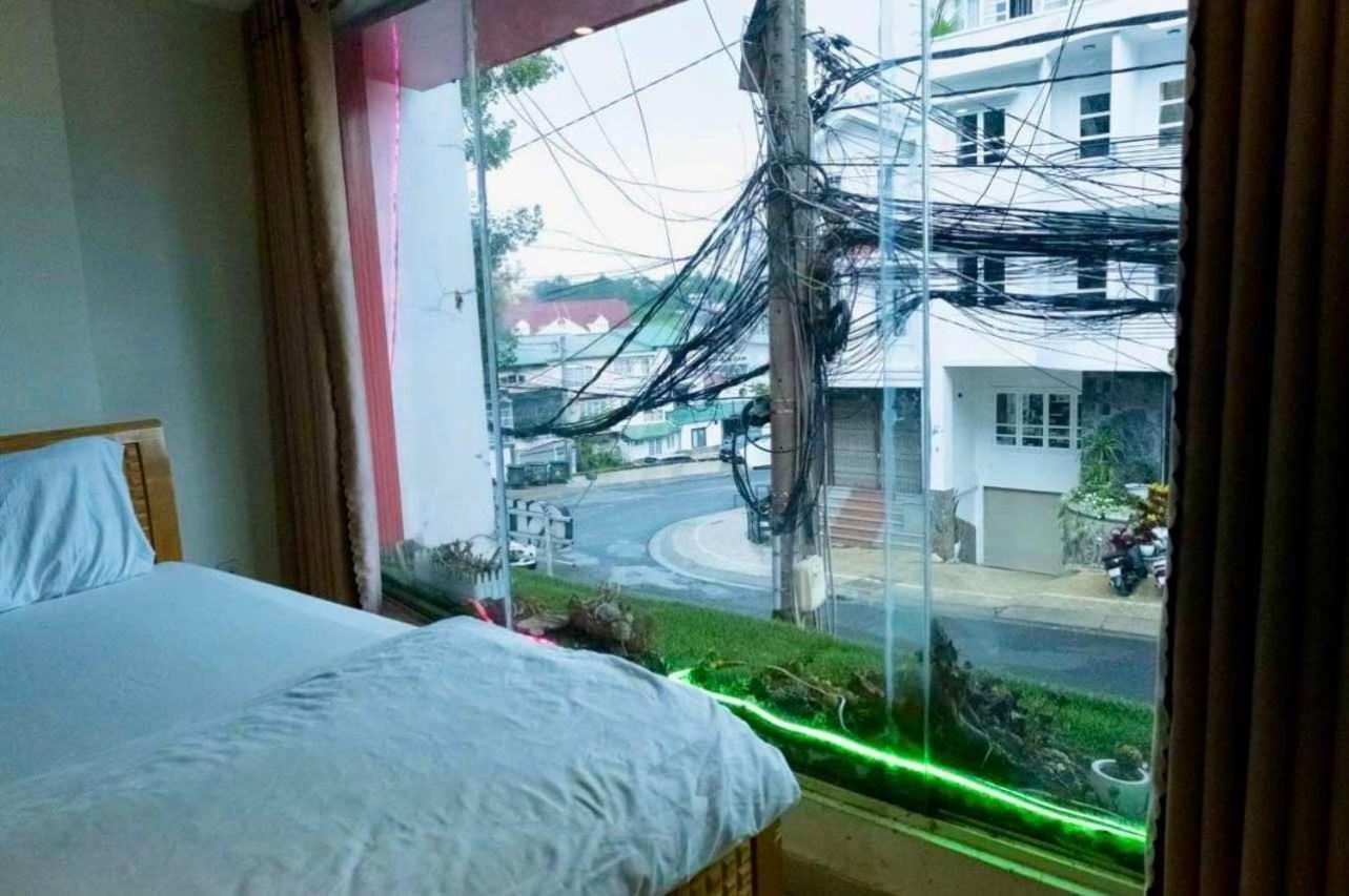ホテル Nha Nghi Co Hong ダラット エクステリア 写真